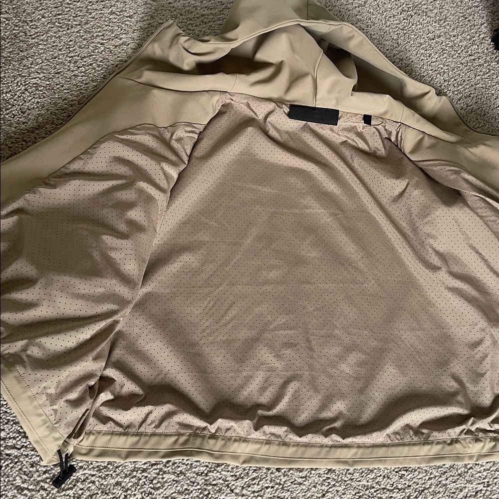 Fear of God Essentials hooded cropped anorak jacket, desert sand, xs - Picture 4 of 7